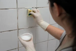 comment-enlever-moisissure-salle-de-bain